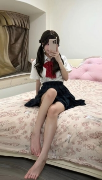 「真的太嫩了！」蕊欣 19歲：嫩滑肌膚、足嫩美腿，感受年輕嫩妹很聽話的頂級纏綿
