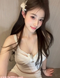 25歲外拍麻豆「小波」！162cm水蛇腰+D罩杯，溫柔會挑逗大尺度慢享
