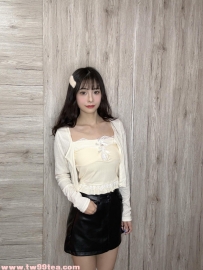 玥玥 20歲/165cm/Bcup：放蕩小艷貨主動敢玩、可配合角色扮演、老司機回客率最高強推