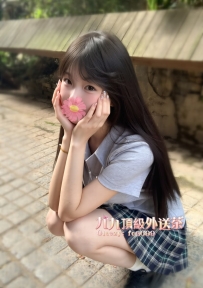 娜娜｜152cm/18歲小隻馬：粉嫩毛少、小穴超緊實，最純粹的稚嫩誘惑！試車中~