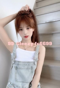 清純臉蛋下的寂寞靈魂！161cm/C奶纖細身材，今晚想找個溫暖的胸膛，你願意陪她嗎？