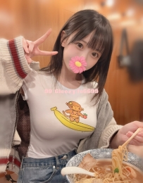 雅雅 20歲/160cm/46kg，清純外表下藏著狂野靈魂，口技奶炮樣樣精通，讓你一試成主顧！