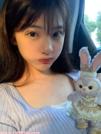 初次下海！20歲「妮娜」秀美纖細C奶，嬌聲細語、叫床超好聽很刺激