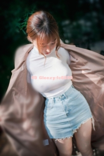 25歲沙拉 E奶：高挑模特身材 + 頂級乳交服務，高配合度、不趕時間，老司機一致激推