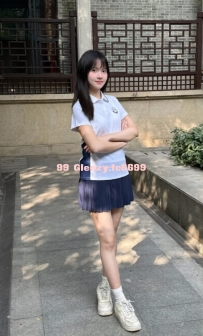 初次下海！19歲舟舟：白皙嫩膚C奶、清純校園制服妹，等你來開發。