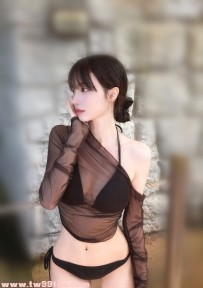 蒂雯 24歲極品長腿：制服誘惑+驚喜女友feel、做愛會偷夾、捏胸揉屁股超配合